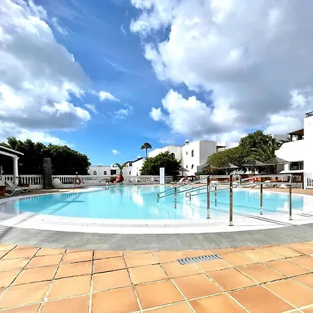Nice With Pool Views, Wifi And Terrace, Near Playa Los Charcos Apartment
