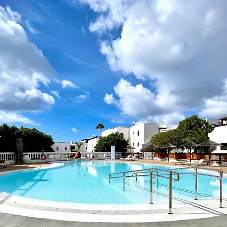 Nice With Pool Views, Wifi And Terrace, Near Playa Los Charcos Apartament